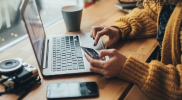 a person making an online credit/debit card payment
